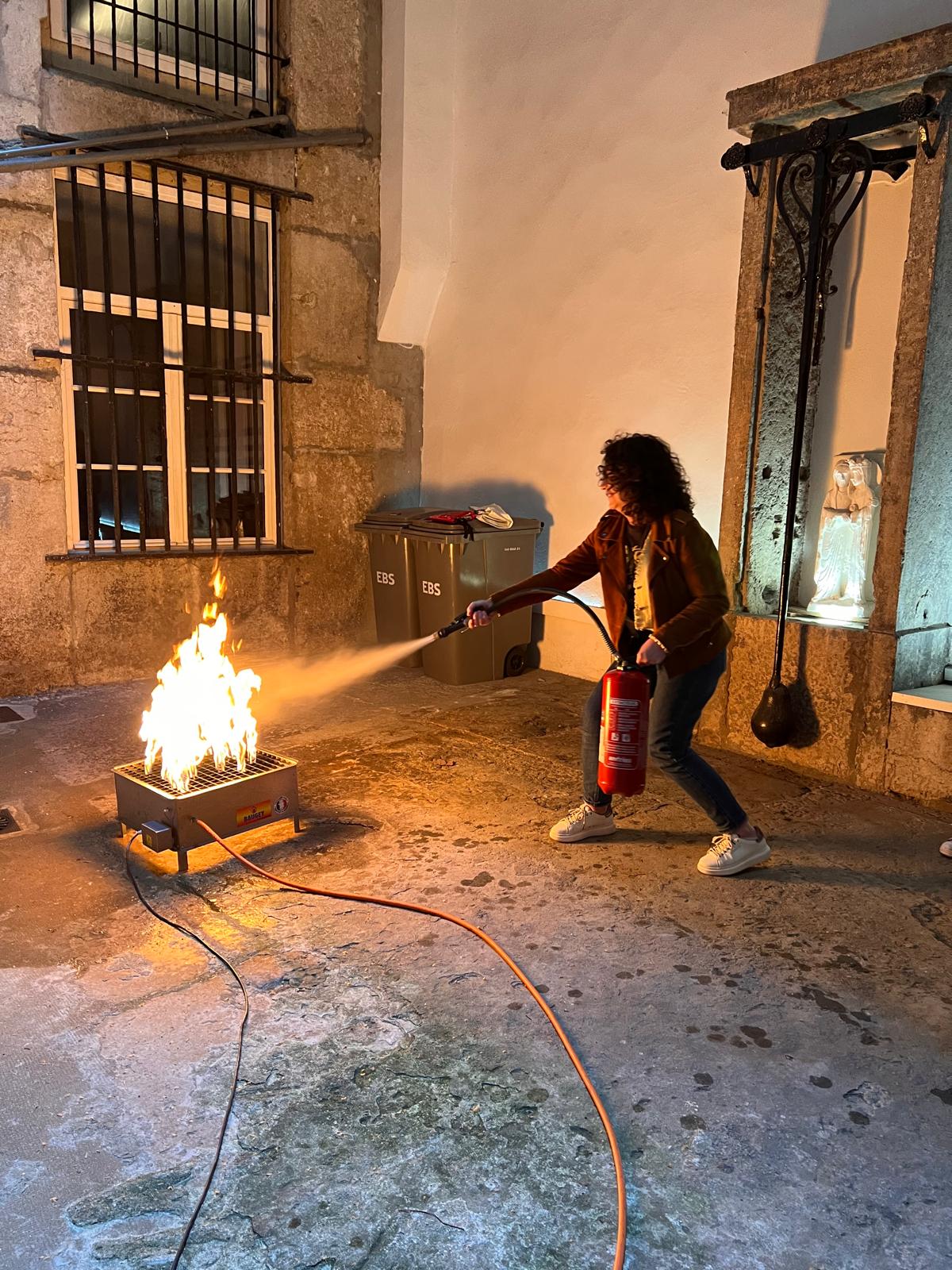 Formation extincteur avec manipulation sur bac à feu