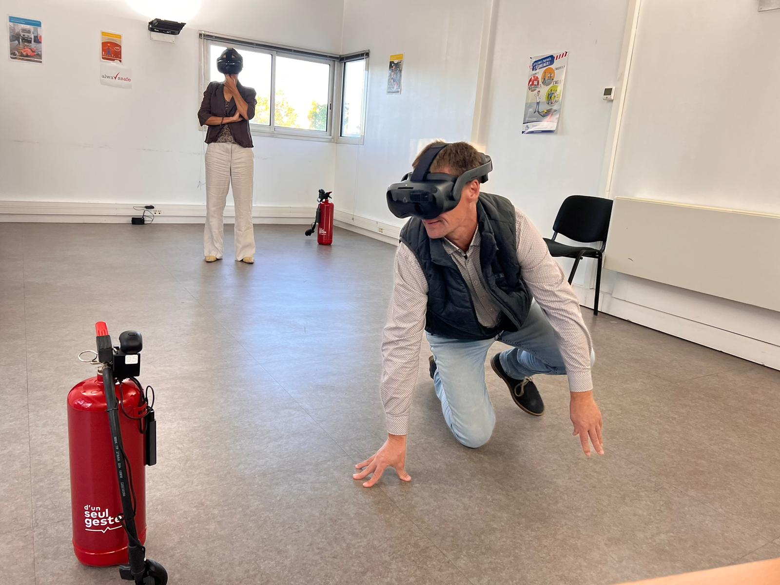 Participant en formation incendie VR